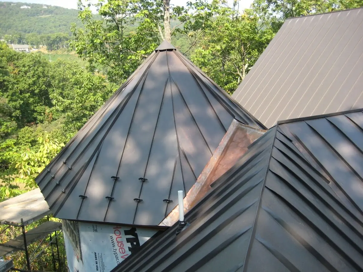 Professional Roof Tarp Installation by Craftsman Roofing in Moundsville